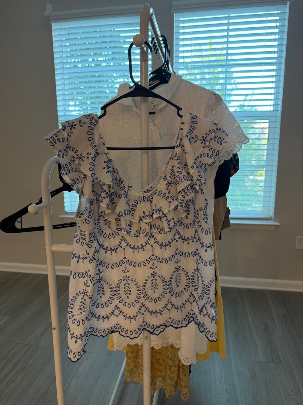 crown & ivy White Blouse with Blue Embroidery - Flutter Sleeve Top